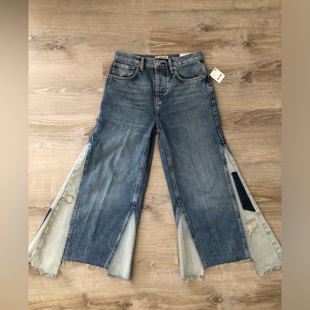 NWT Free people We The Free Stylish Blue Denim Flare Jeans size 25 L
